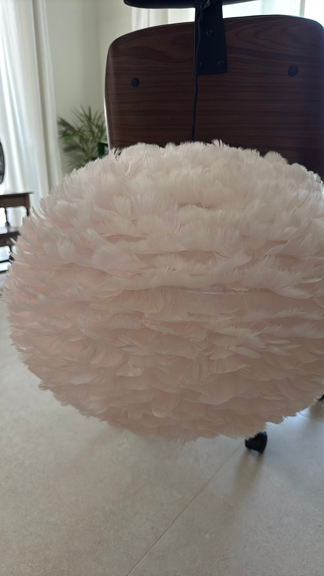 Lampe - plumes véritables - rose clair, Maison & Meubles, Lampes | Abat-jour, Comme neuf, Rond, Enlèvement