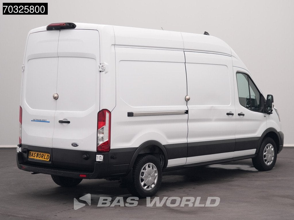 Ford e-Transit 184pk Elektrisch 68kWh 317km WLTP L3H3 Hoog D, Auto's, Automaat, Stof, Gebruikt, Wit