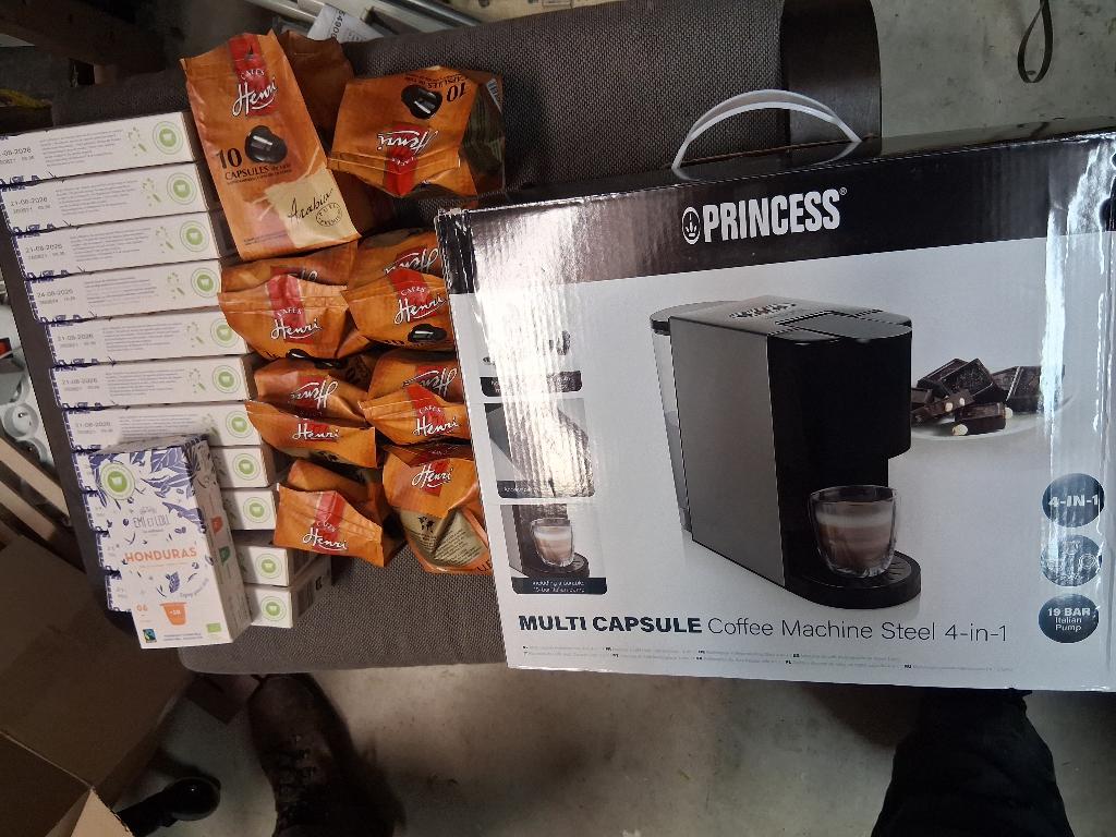 Machine à café Princess 4 en 1+lot de 200 capsules, Electroménager, Neuf, Réservoir d'eau amovible, Enlèvement ou Envoi, Combiné
