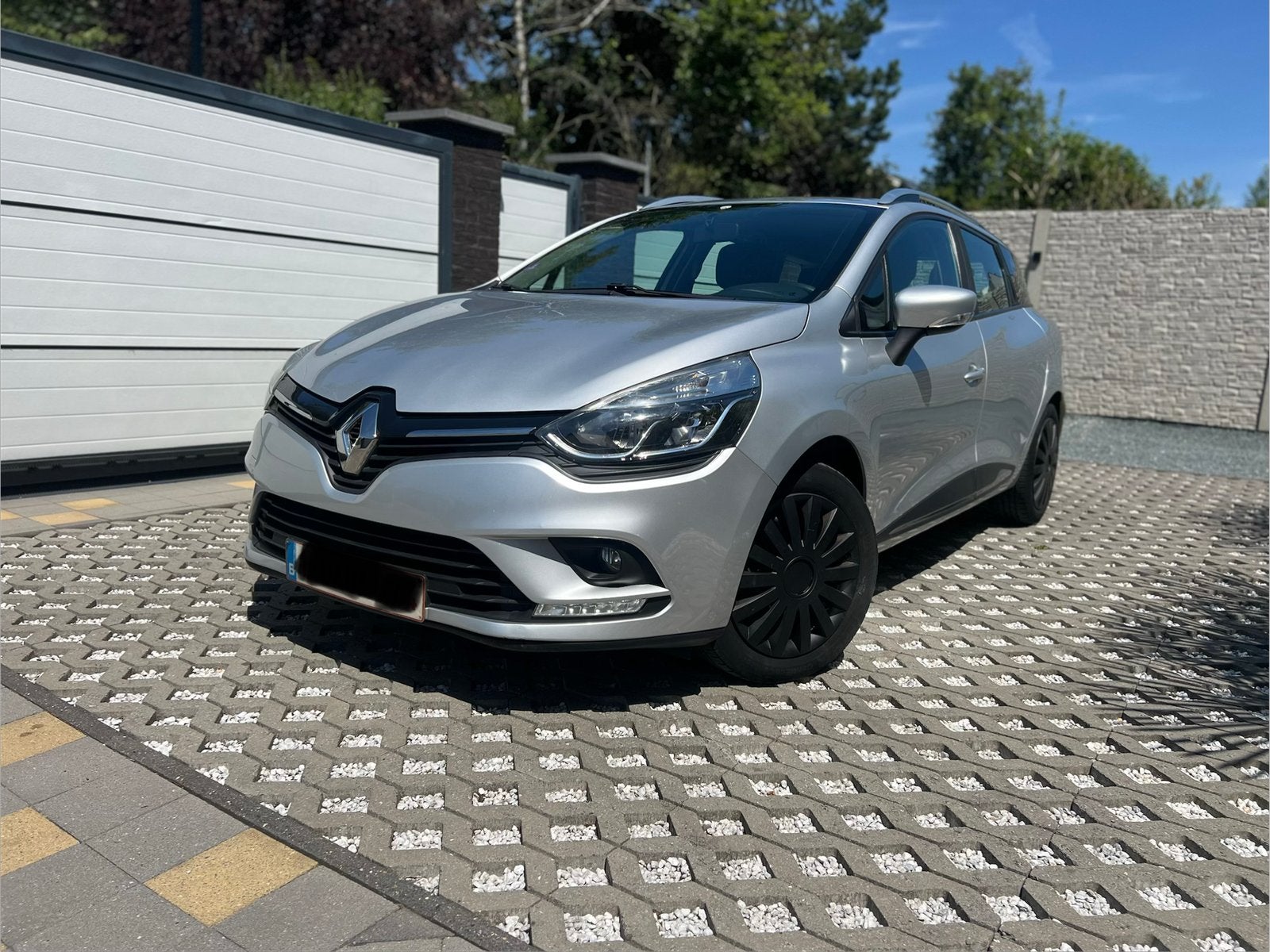 Renault Clio 0.9 Tce avec 99 000 km, 1er propriétaire, Argent ou Gris, Achat, Euro 6, Noir