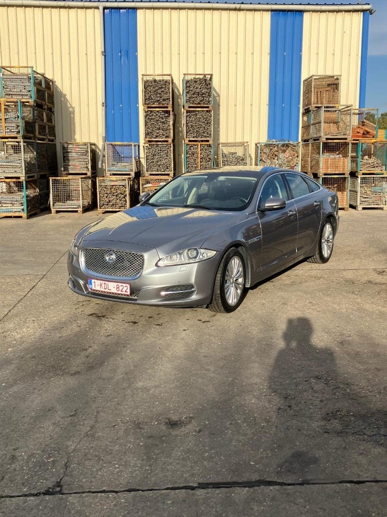Jaguar XJ Nieuwe banden, Auto's, Automaat, Euro 5, Achterwielaandrijving, Zwart