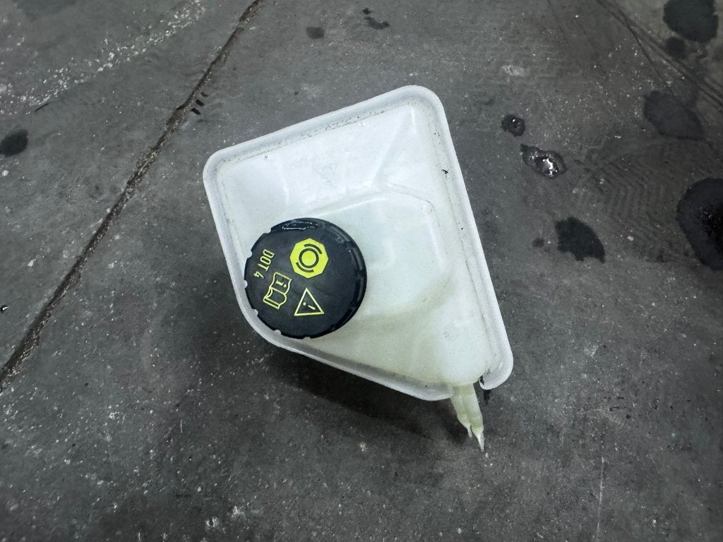 Porsche Cayman GT4 RS remvloeistofreservoir, Ophalen, Gebruikt, Porsche