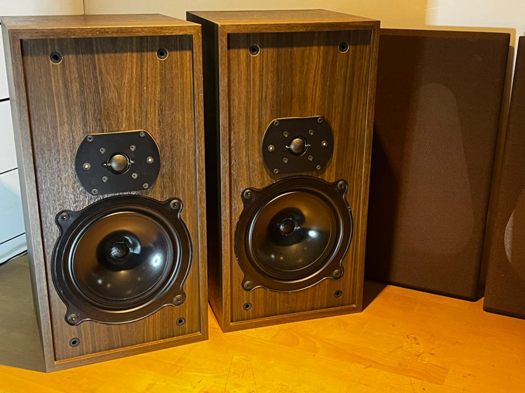 B&W DM11, Audio, Tv en Foto, Luidsprekerboxen, Zo goed als nieuw, Ophalen of Verzenden