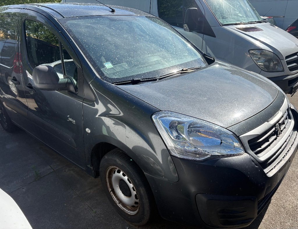 Peugeot Partner 1.6HDI 2017, Auto's, Bestelwagens en Lichte vracht, 4 deurs, Stof, Parkeersensor, Particulier