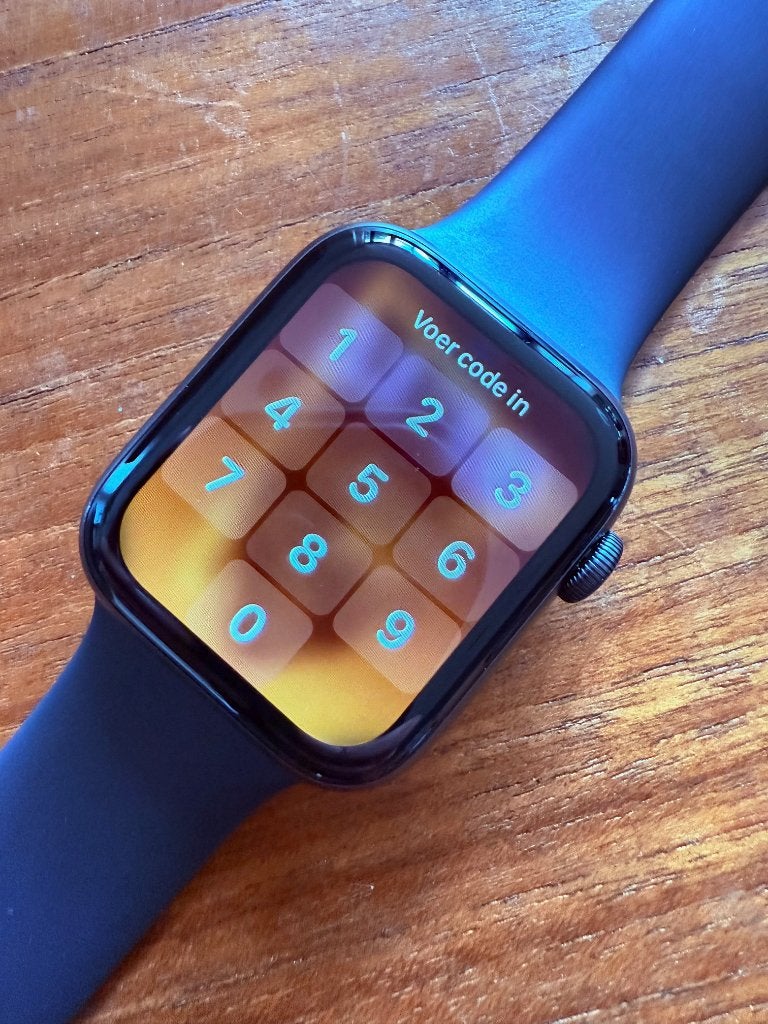 Apple Watch SE 4G 44mm Space Gray Aluminium Zwarte Sportband, Apple Watch, IOS, Enlèvement, Utilisé
