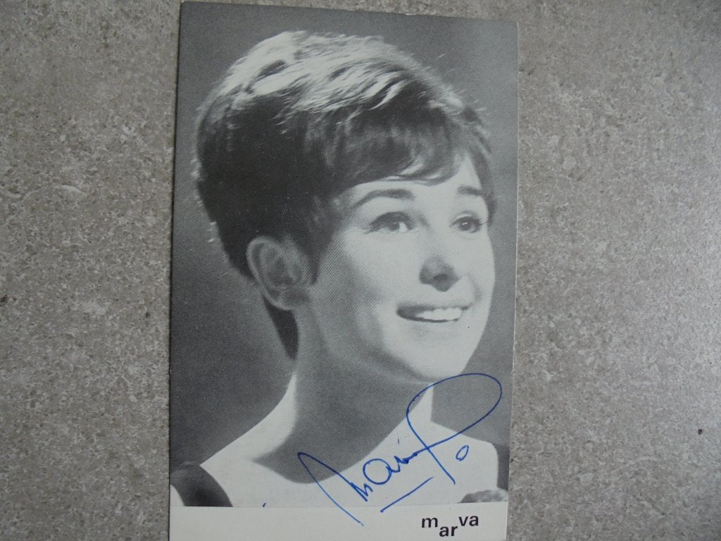 Gehandtekende foto zangeres Marva, Verzenden, Foto