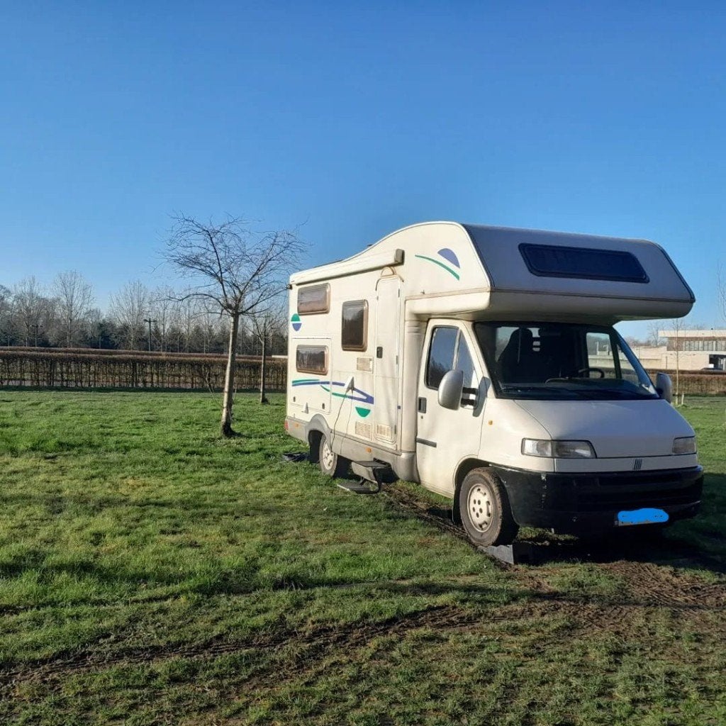 Mobilhome Fiat Trigano met Alkoof, Caravans en Kamperen, Chemisch toilet, Alkoof, Ringverwarming, Fiat