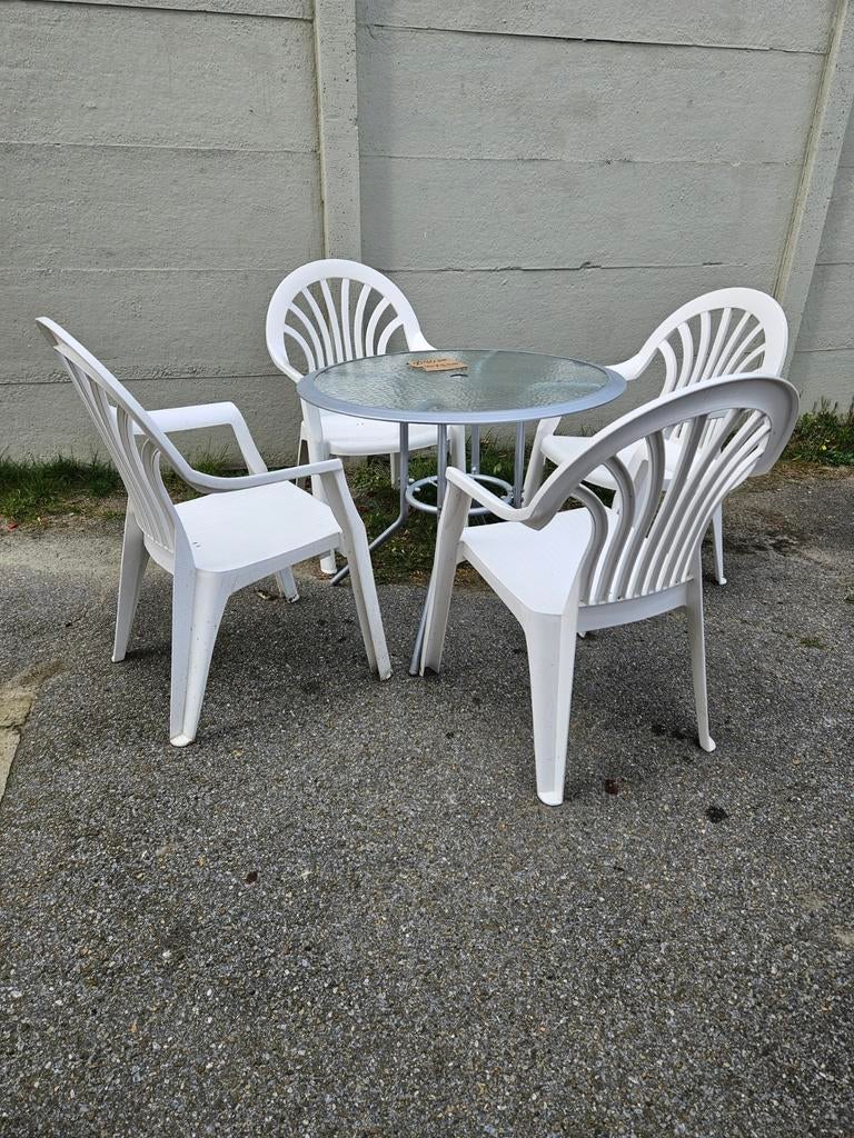 Tuinset 1 tuintafel + 4 tuinstoelen gebruikt in Houthalen, Ophalen, Tuinset