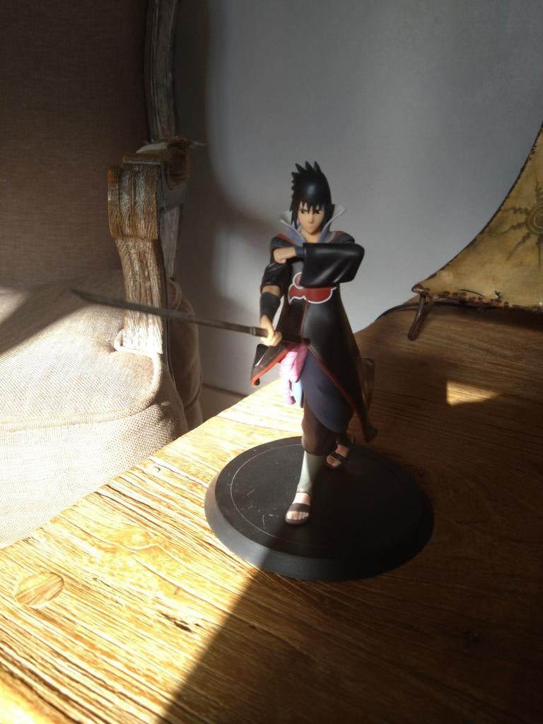 Figurine Sasuke Uchiwa de la série Naruto Shippuden, Enlèvement