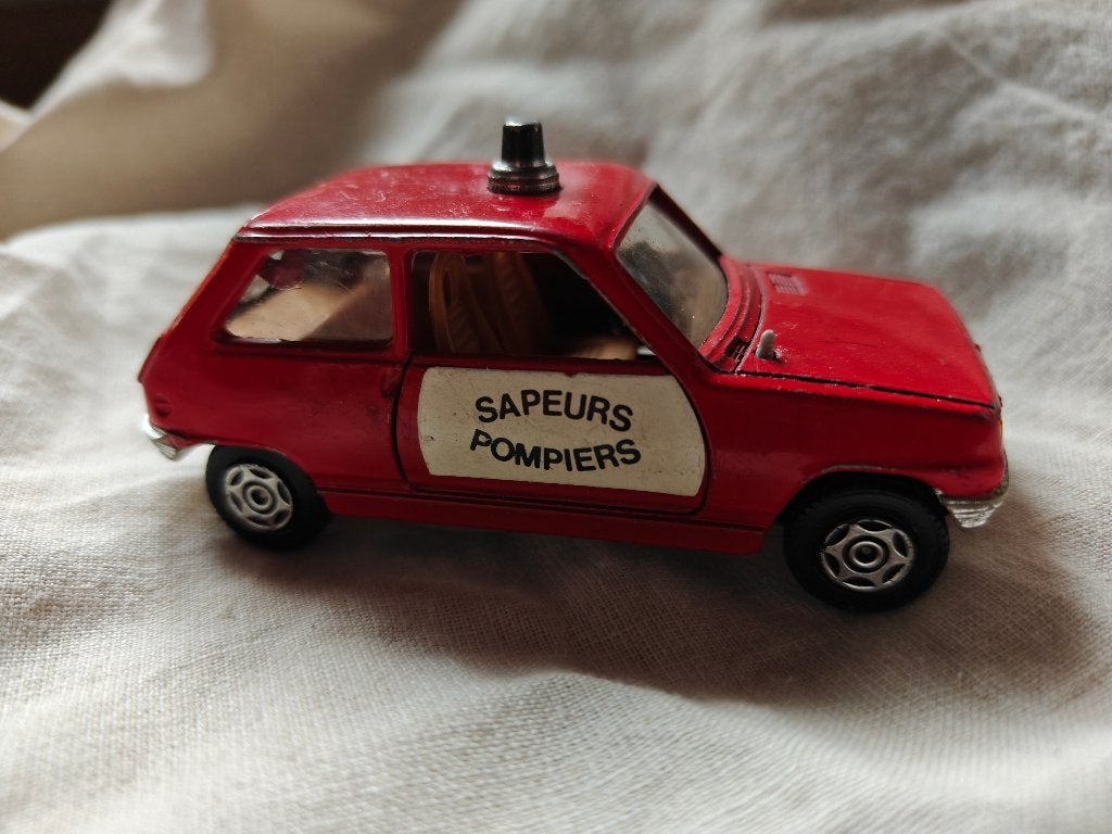 Renault 5 TS (Corgi), Hobby en Vrije tijd, Modelauto's | Overige schalen, Ophalen of Verzenden, Gebruikt, Auto
