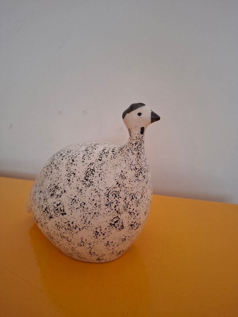Poule en céramique, Enlèvement
