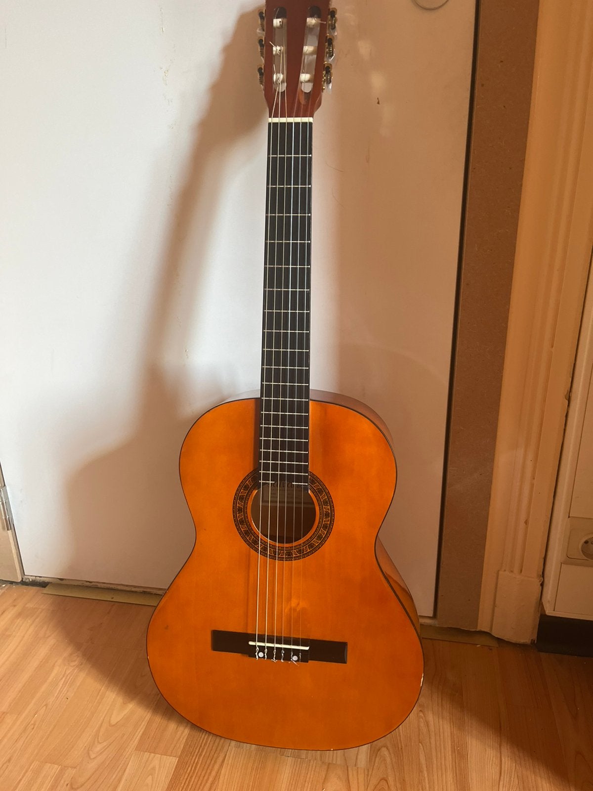 Guitare classique Salvador, Enlèvement, Comme neuf, Guitare classique ou espagnole