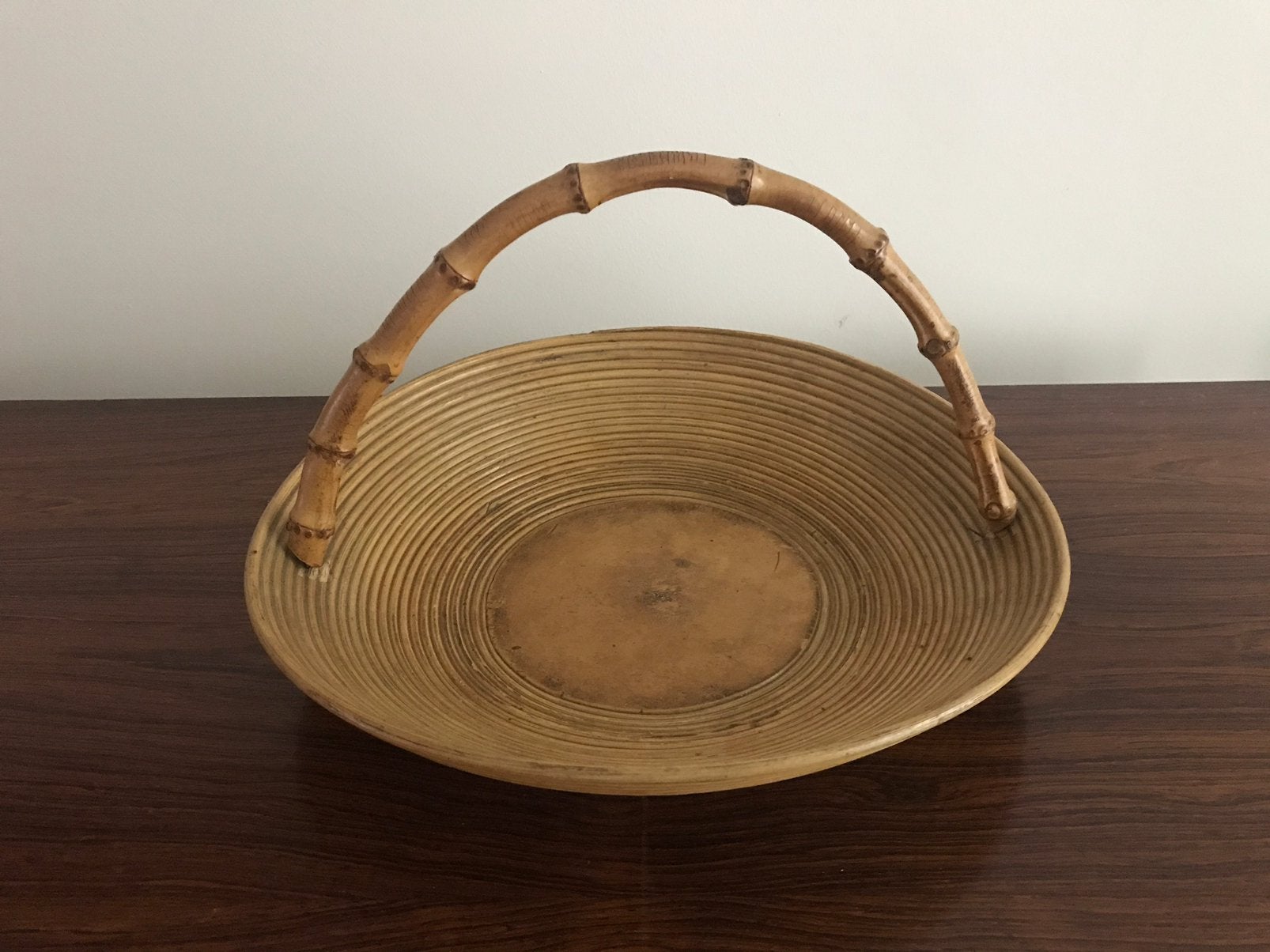 Rotan ronde schotel schaal met handgreep, Maison & Meubles, Enlèvement ou Envoi, Osier, Rond, Utilisé