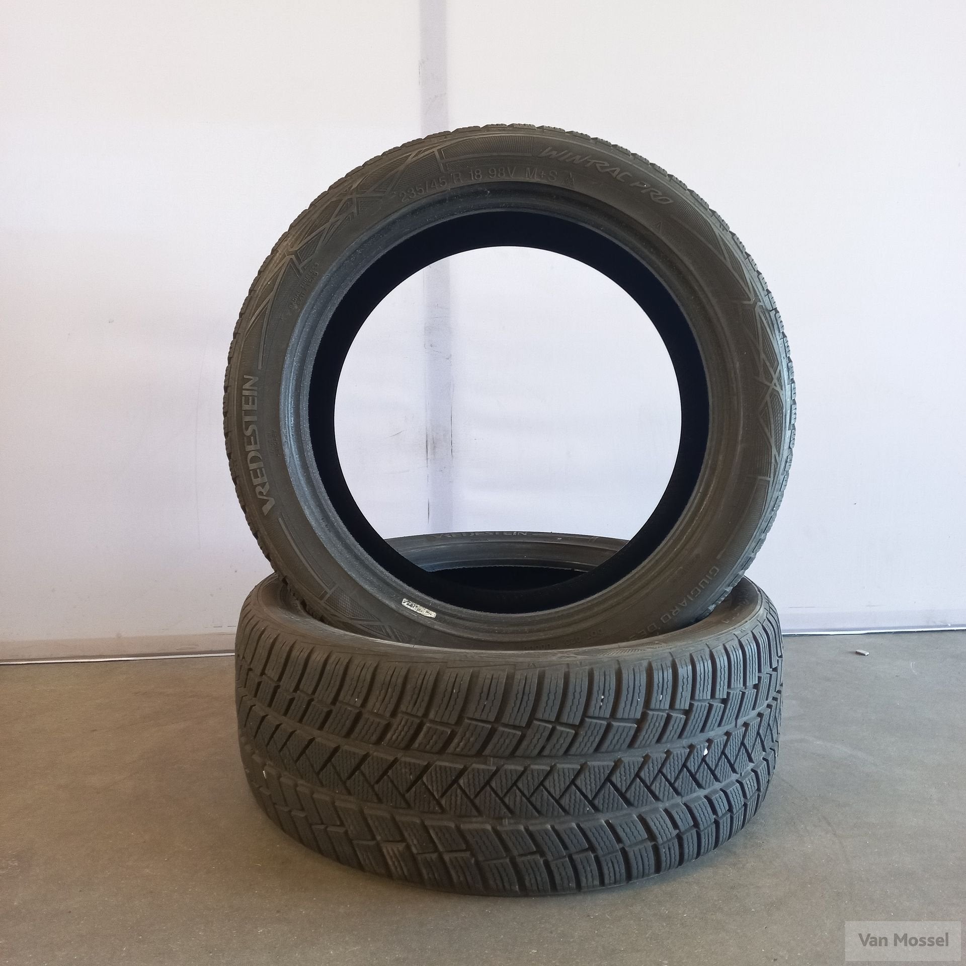 Vredestein Giugiaro Design 235/45/R18 98V, Auto-onderdelen, Banden en Velgen, 18 inch, Gebruikt, -, -
