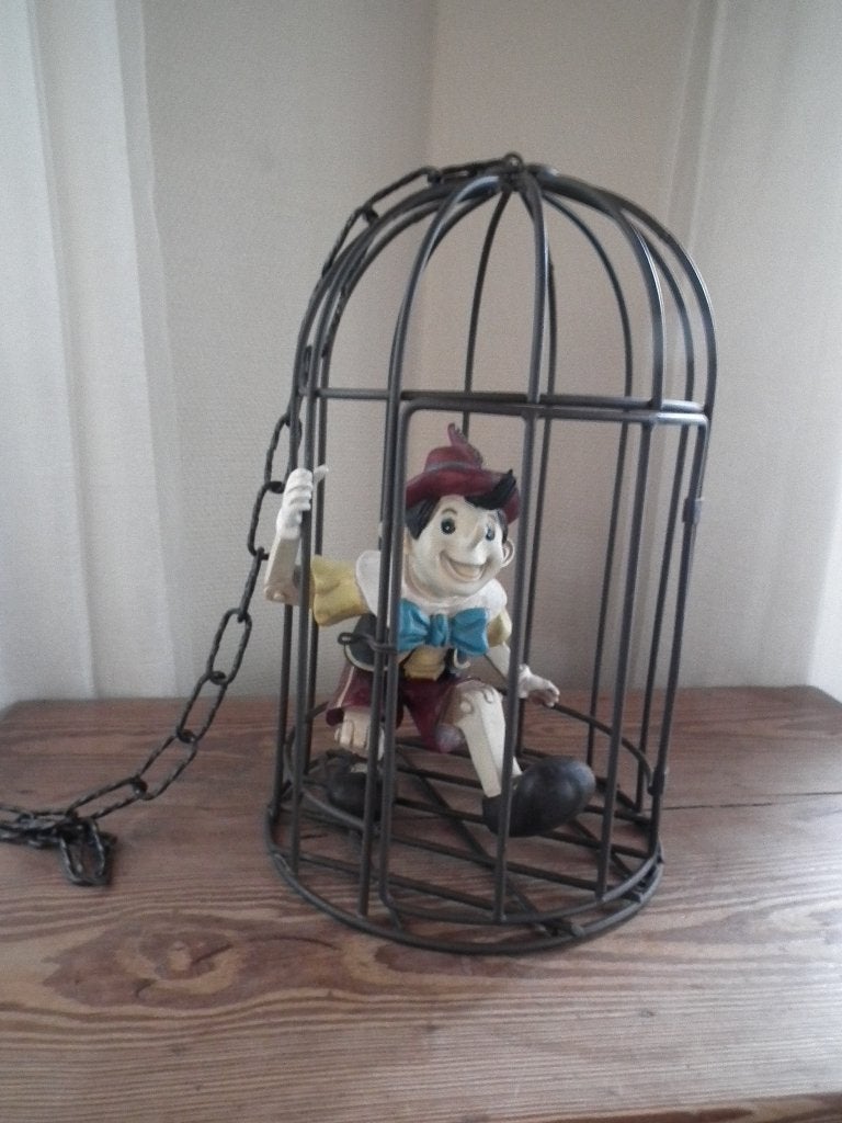 Zwarte metalen kooi, met Pinokkio, Metaal, Gebruikt, Verzenden, Zwart