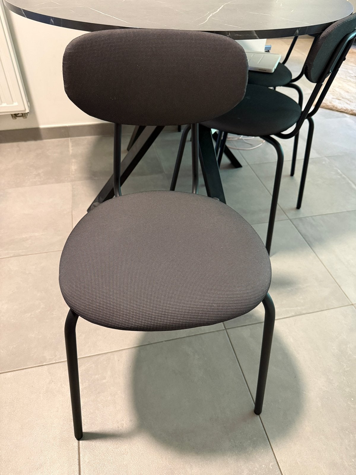 Table à manger 4 places avec chaises, Maison & Meubles, Tables | Tables à manger, Enlèvement, Comme neuf