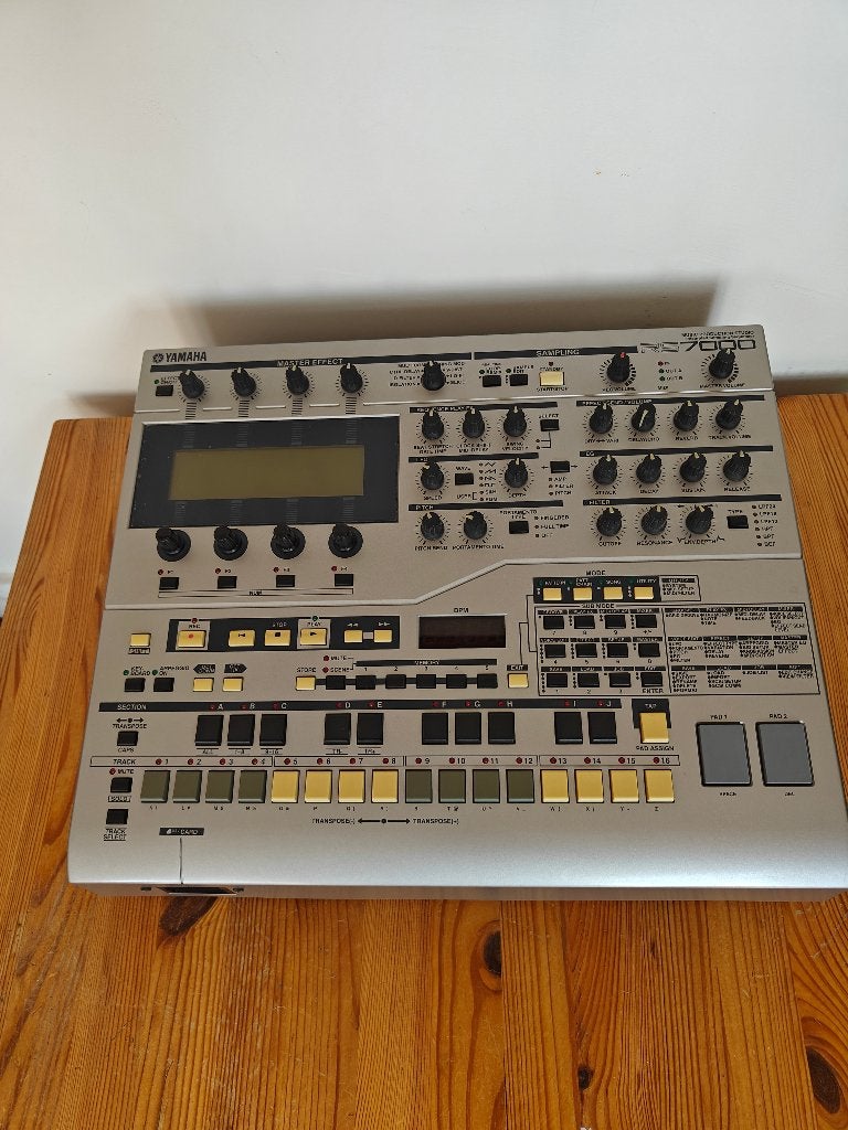 Yamaha RS7000 groovebox + 32mb smartmedia card, Muziek en Instrumenten, Drumcomputers, Ophalen of Verzenden, Yamaha