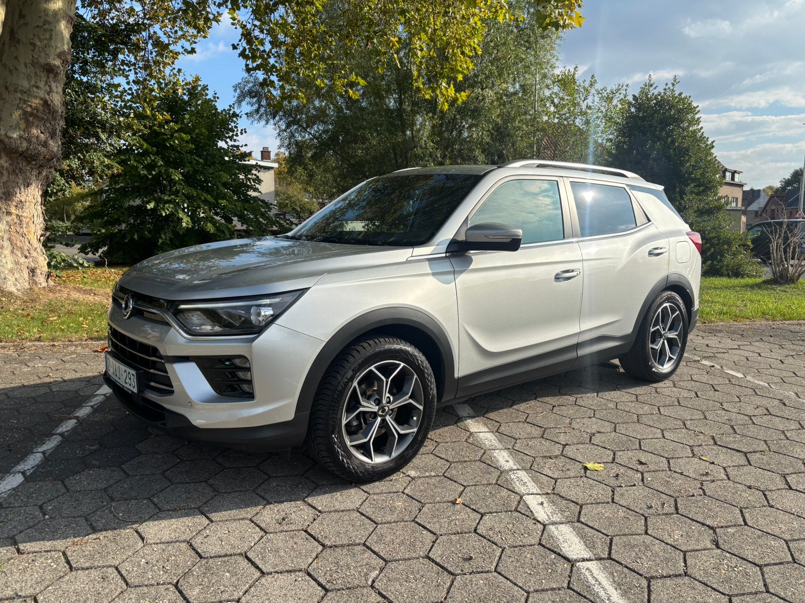 Prachtige Ssangyong Koranda benz,CNG 2020 in nieuw staat ., Auto's, Dealer onderhouden, 4 cilinders, CNG (Aardgas), Leder en Stof