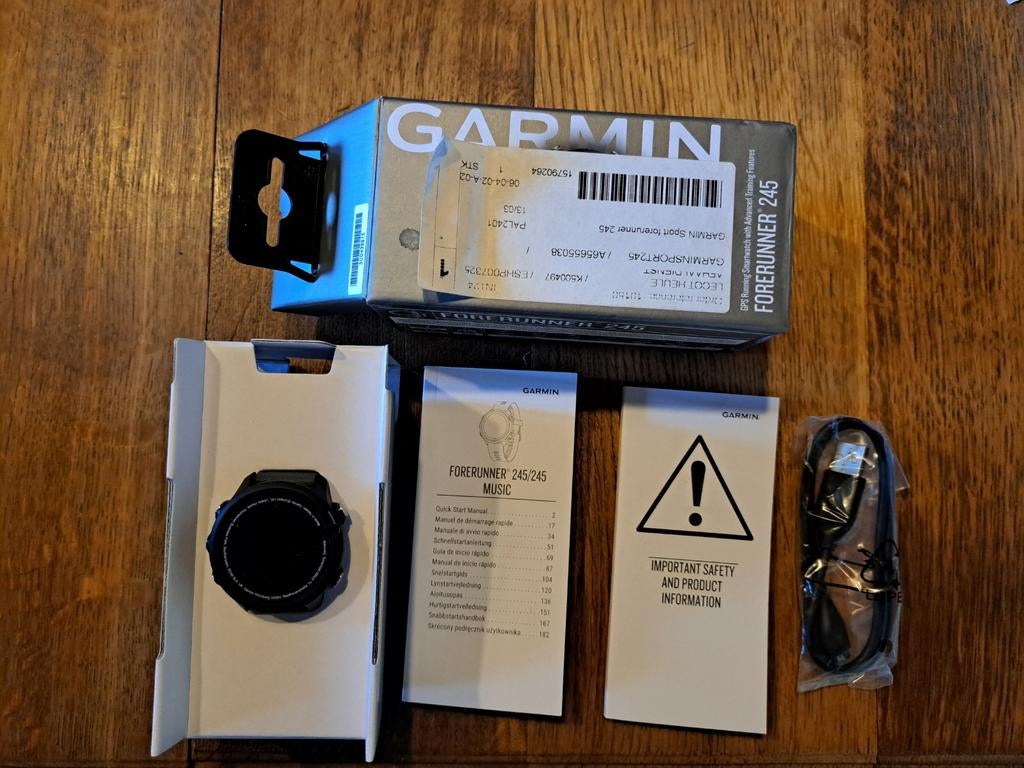 GARMIN Forerunner 245 complètement nouveau, Autos : Divers, Navigation de voiture, Enlèvement ou Envoi