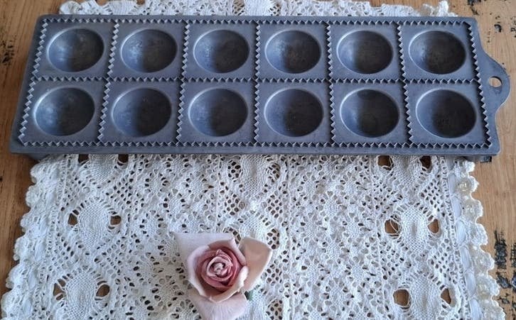 Verweerde Italiaanse aluminium ravioli plaat, Ophalen of Verzenden