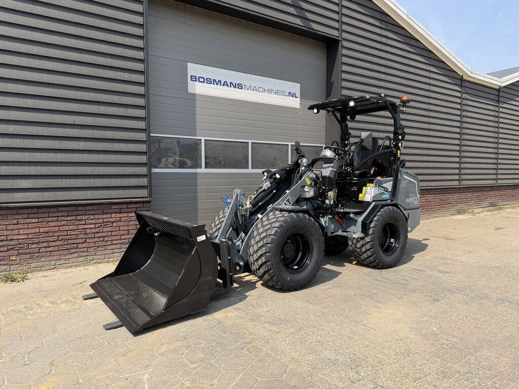 Giant G2700 X-TRA HD+ minishovel NIEUW (tandempomp stabilo g, Tobroco, Info@tobroco.nl, Sprendlingenstraat 57
5061 KM  Oisterwijk