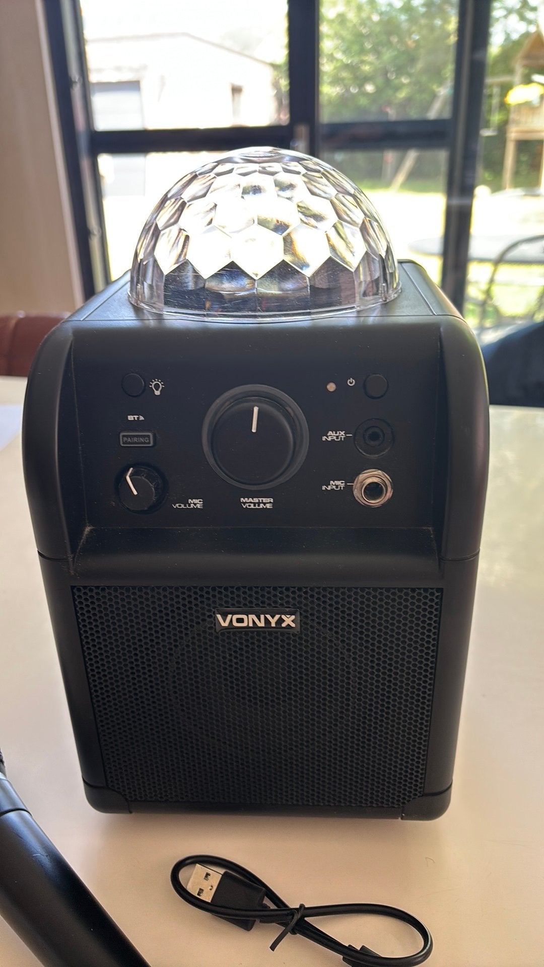 Karaokeset met lichteffect, microfoon zn bluetooth, Enlèvement, Comme neuf