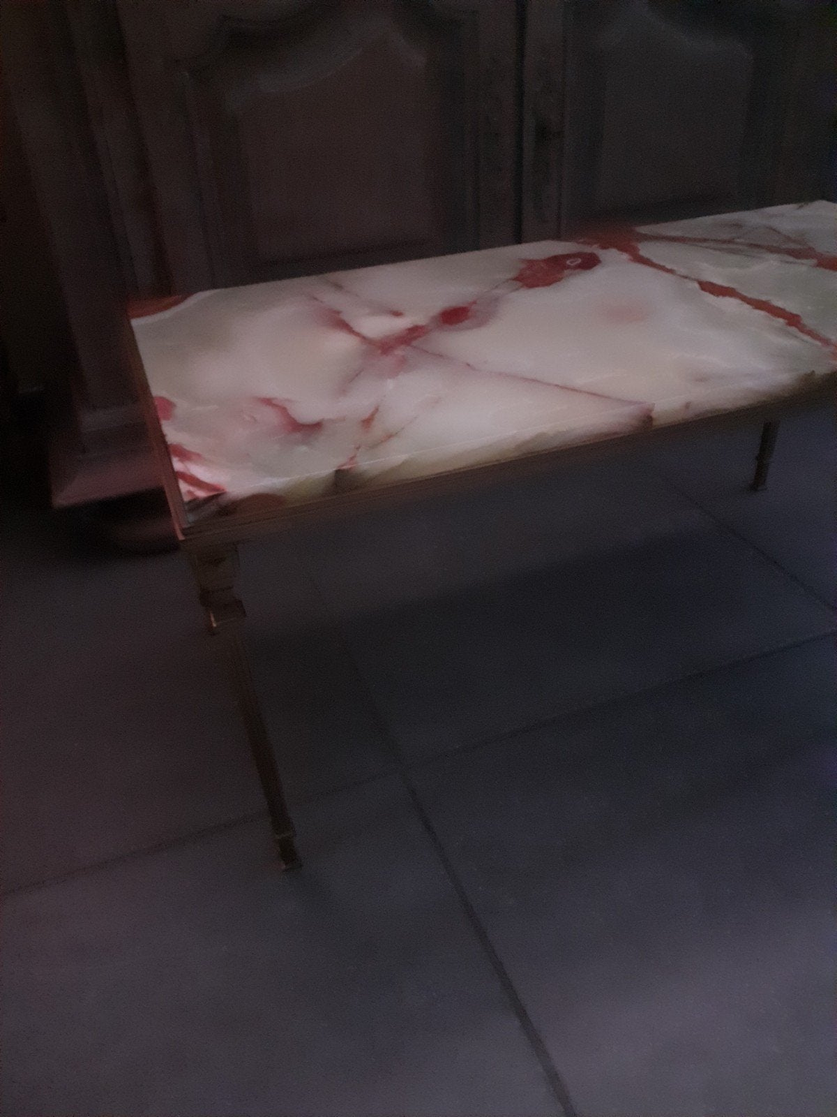 Antieke salontafel, geel koperen frame met marmeren blad, Antiek en Kunst, Ophalen