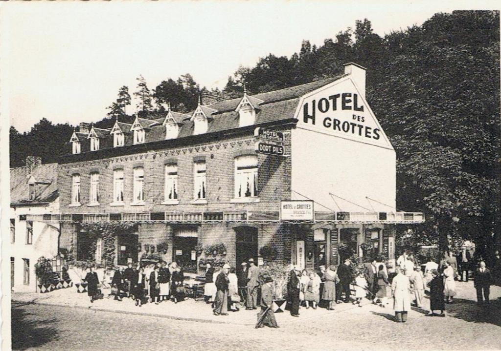 Reproduction photo de l'Hôtel des grottes à Dinant, TV, Hi-fi & Vidéo, Enlèvement ou Envoi, Neuf