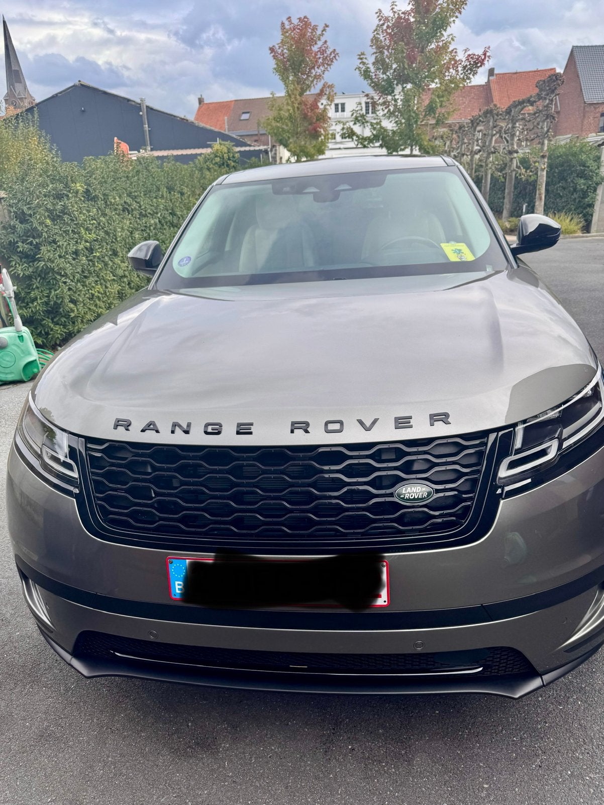 Range rover Velar P400e S silicon silver., Auto's, Automaat, 404 kW, Overige kleuren, Range Rover Velar