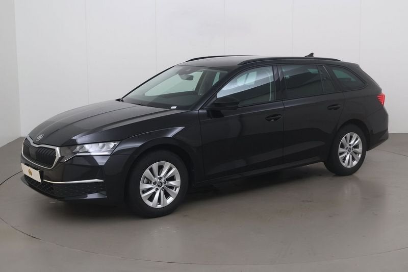 Skoda Octavia Sw 1.5 tsi etec selection 150 AT, Auto's, Automaat, Parkeersensor, 4 cilinders, Overige bekleding