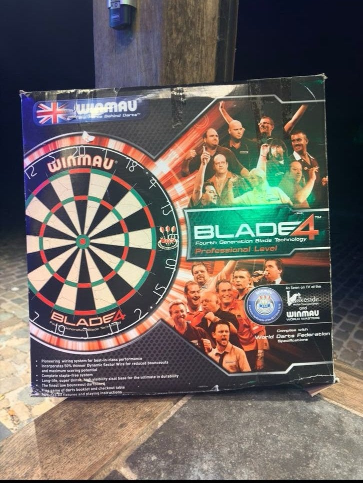 Winmau Blade 4, Enlèvement ou Envoi, Comme neuf, Cible de fléchettes