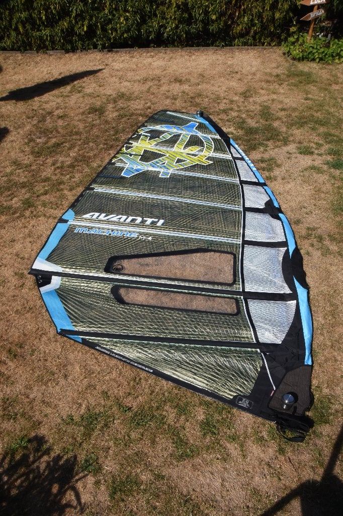 WINDSURFZEIL AVANTI MACHINE M-4  van   7m², Sports nautiques & Bateaux, Planche à voile, Autres marques, Comme neuf, Enlèvement