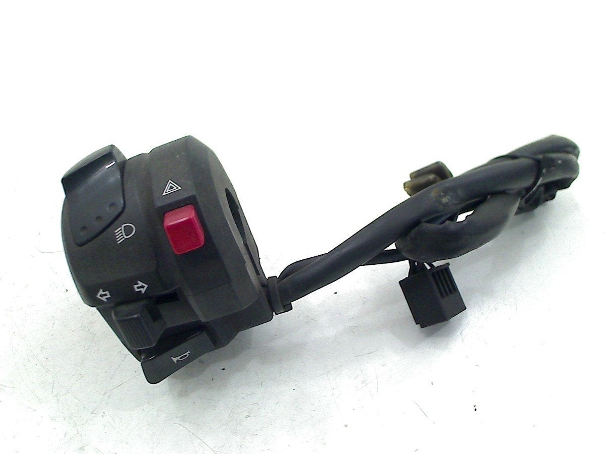 COMMUTATEUR GAUCHE Suzuki GSF 650 Bandit 2007-2008 (GSF650), Suzuki Deutschland GmbH, Utilisé, Kontakt@suzuki.de, Suzuki-Allee 7
64625  Bensheim, DE