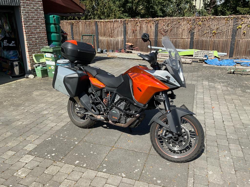 KTM Adventure 1190, Motoren, 2 cilinders, Gebruikt, Particulier, Handgeschakeld