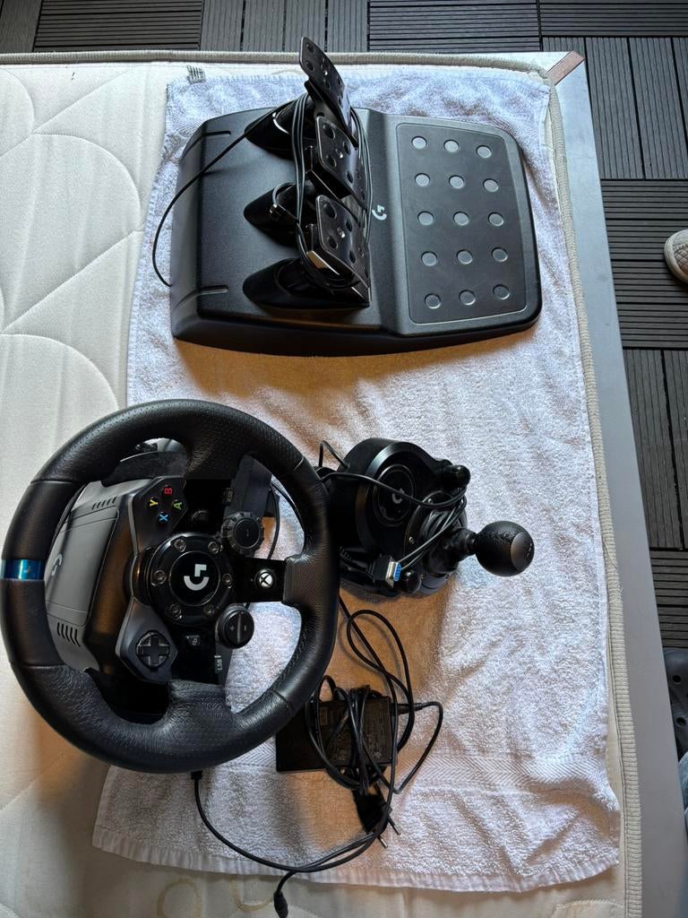 G923 logitech + boite à vitesse logitech, Enlèvement, Comme neuf