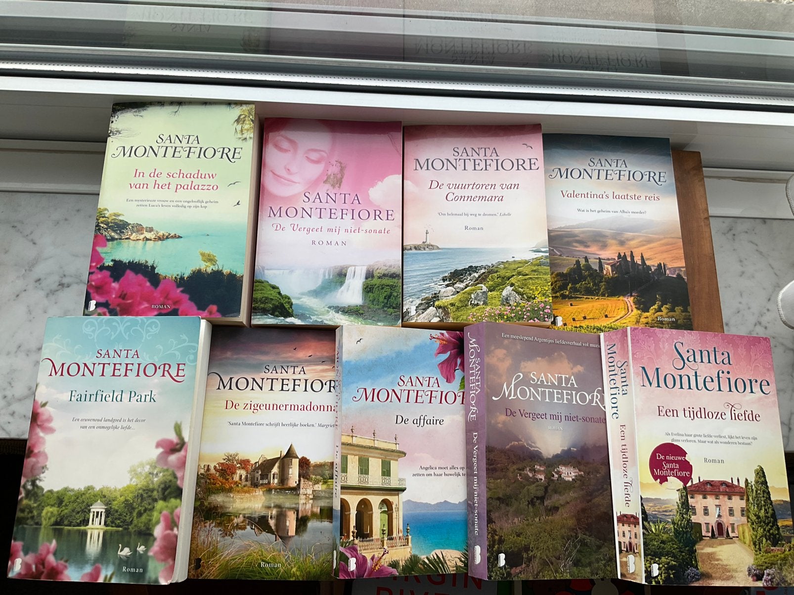 9 boeken van Santa Montefiore, Enlèvement ou Envoi, Comme neuf