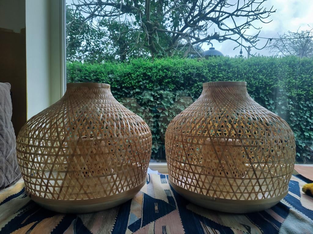 2 hanglampen riet (Ikea), Ophalen