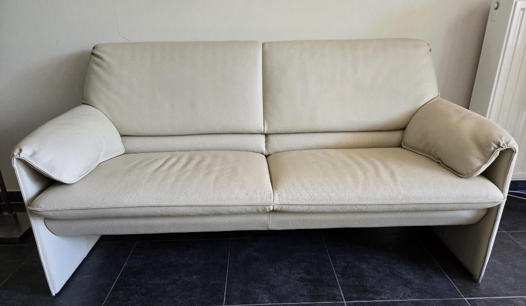 LEOLUX 2,5 zits lederen bank en 2 JORI fauteuils met hocker, Ophalen, Zo goed als nieuw, Leer