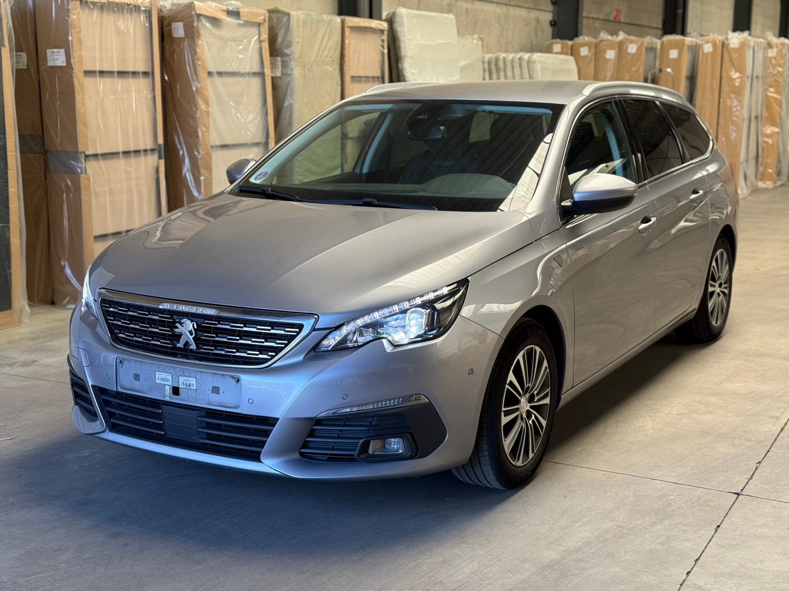Peugeot 308 1.2 PureTech automaat Road trip uitvoering 2021, Autos, Argent ou Gris, Achat, Entreprise, Alcantara