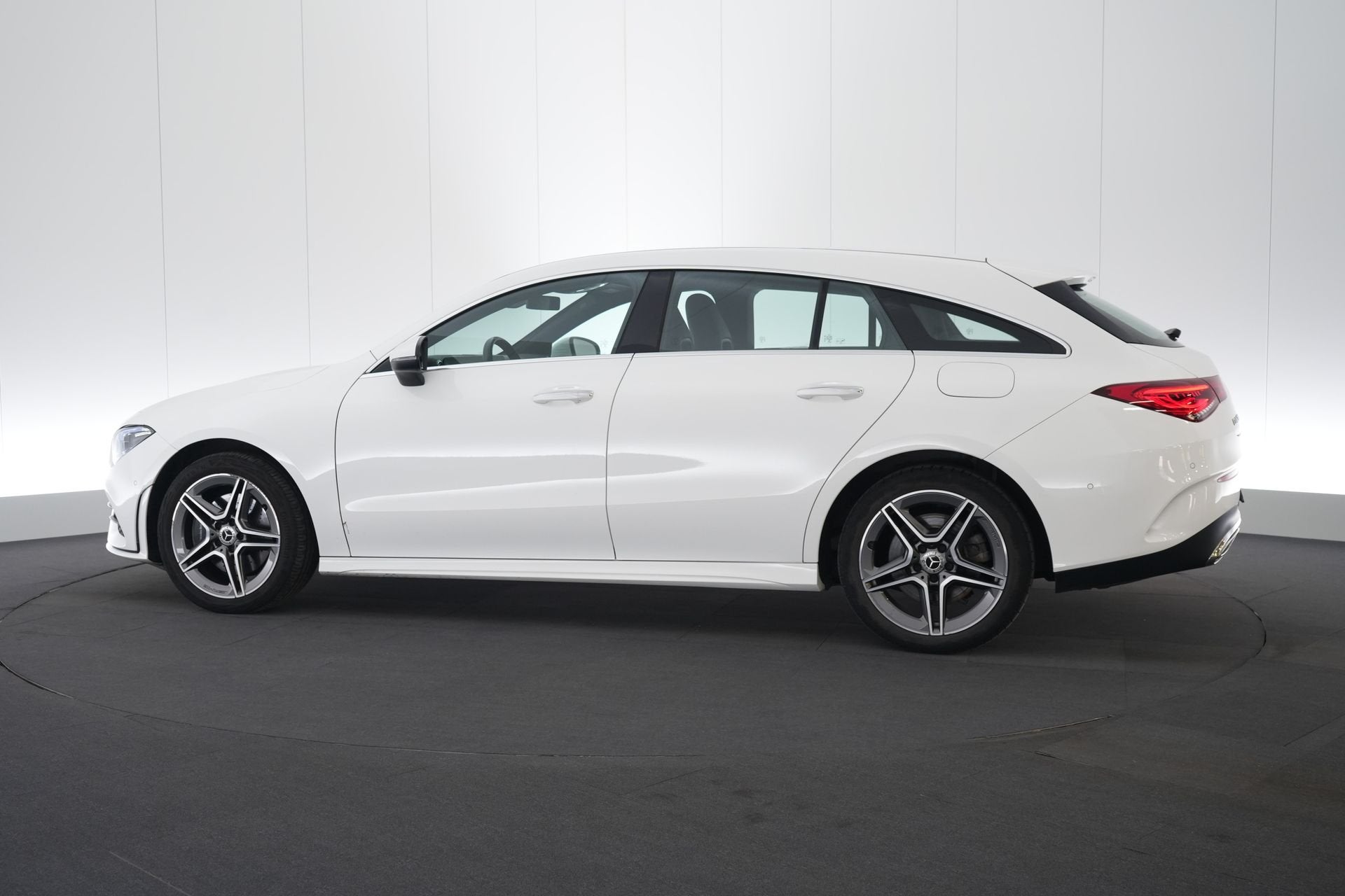 (2CJB184) MERCEDES-BENZ CLA SB, Auto's, CLA, Gebruikt, Euro 6, Alcantara