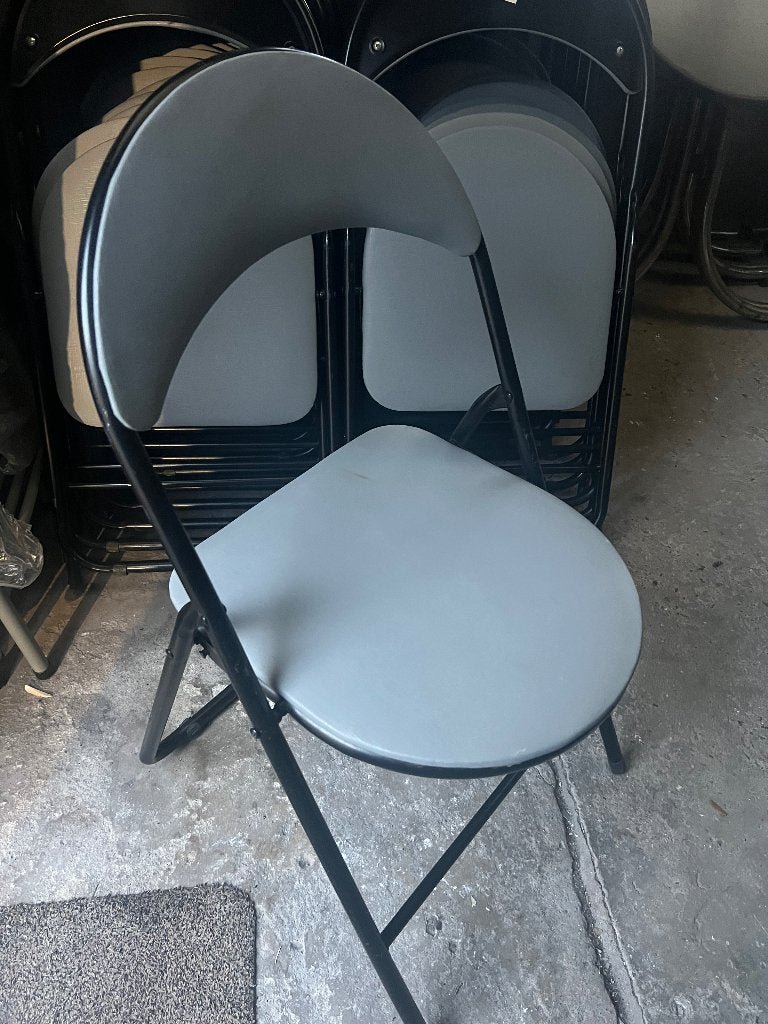 Verhuur van stoelen en tafels, Ophalen, Zo goed als nieuw