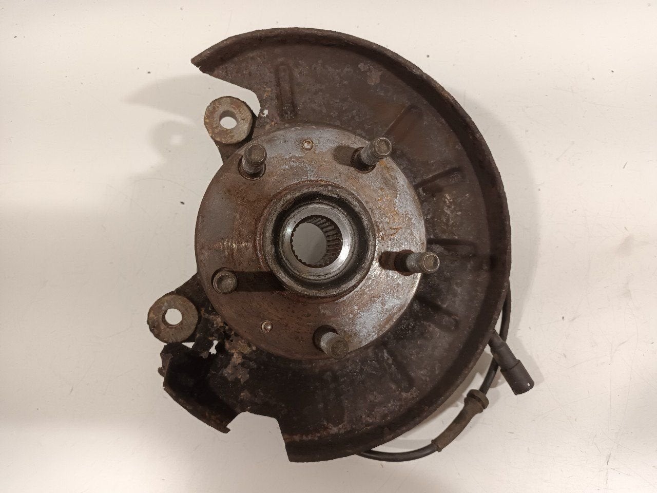 Wielnaaf links voor Land Rover Freelander, Onderdelen@venauto.nl, Van der Ven Autorecycling B.V., Ettenseweg 76, 4706 PB Roosendaal, The Netherlands