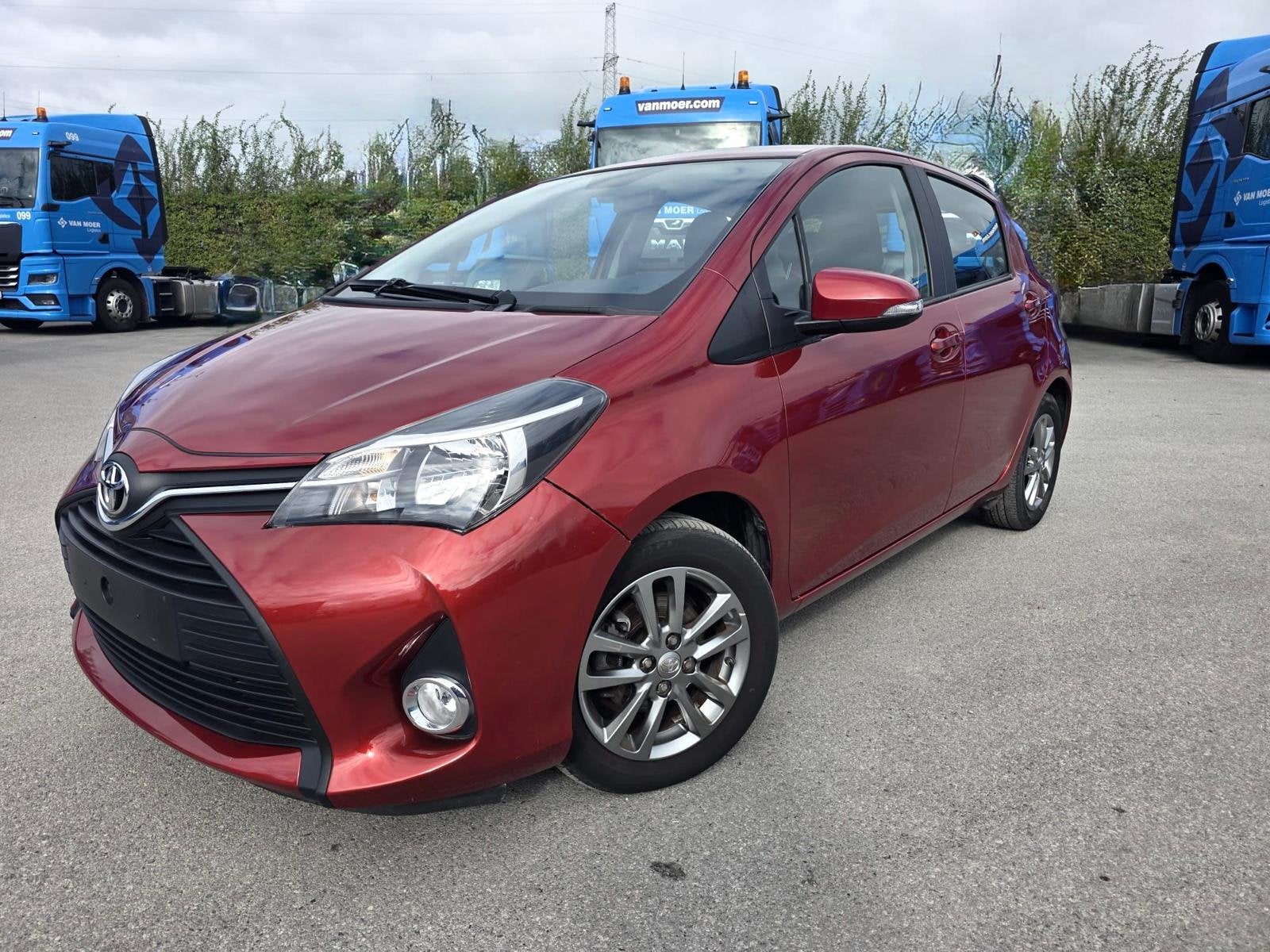 Toyota Yaris/2015/51 000 km, Autos, Rouge, Achat, Euro 6, Boîte manuelle