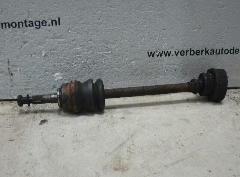 AANDRIJFAS RECHTS Ford Taunus (01-1970/02-1976), Auto-onderdelen, Gebruikt, Ophalen of Verzenden, Henry-Ford-Straße 1 50735 Köln, DE