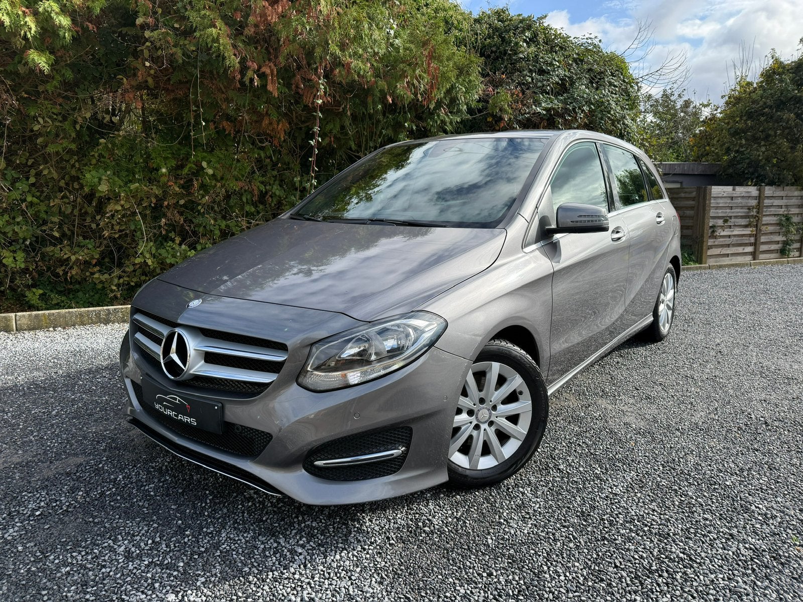 Mercedes-Benz B 180 BENZINE * GPS * CRUISE CONTROL * EURO 6, Autos, Achat, Euro 6, Entreprise, Noir