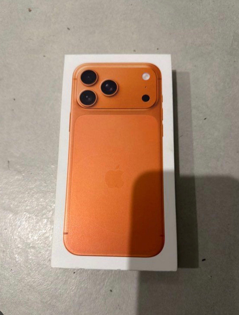 iPhone 17pro max orange neuve encore jamais ouvert, Télécoms, Enlèvement, Comme neuf