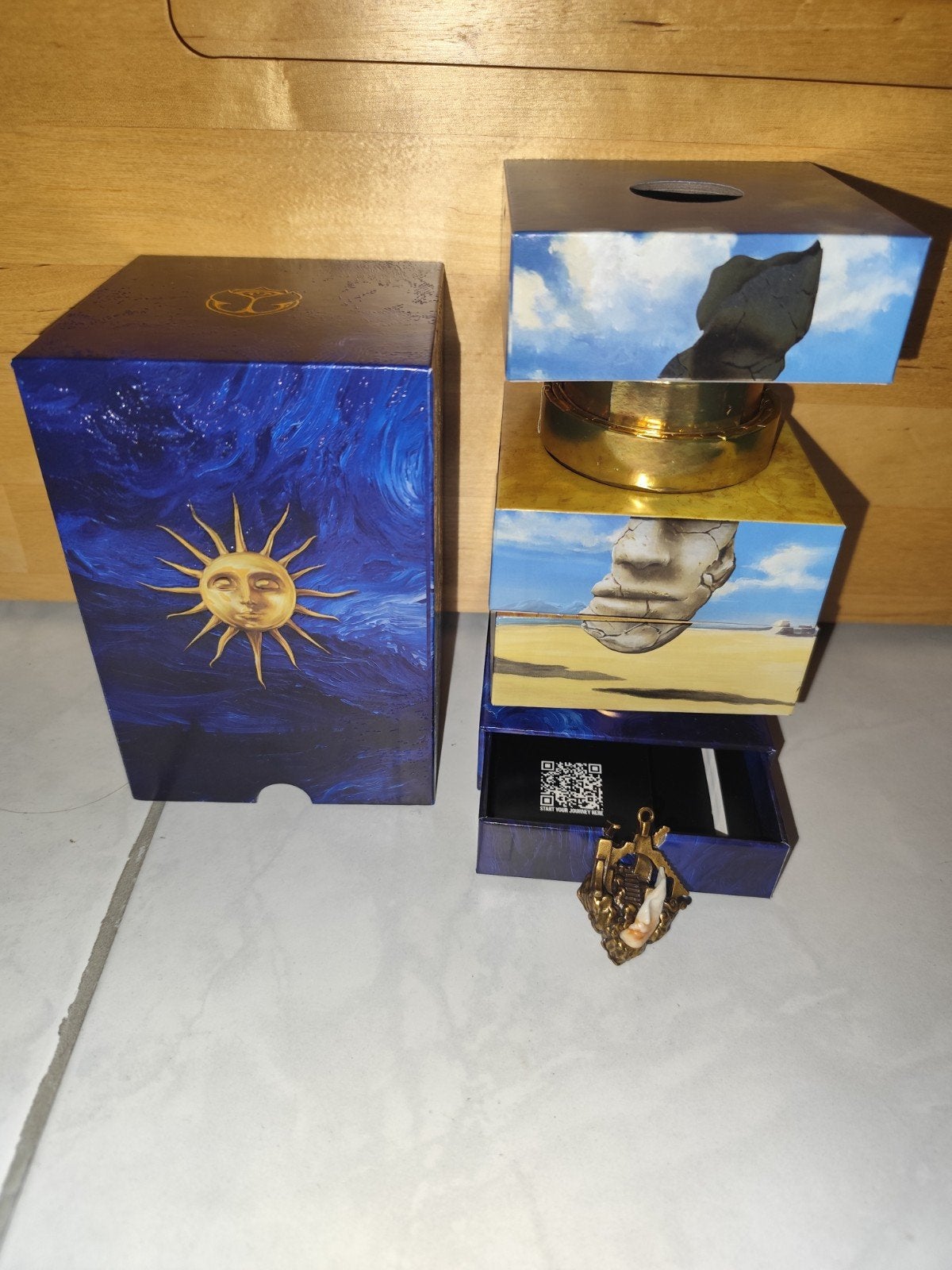 Tomorrowland Treasure Case / Souvenir box - Consciencia 2026, Verzamelen, Complete verzamelingen en Collecties, Ophalen of Verzenden