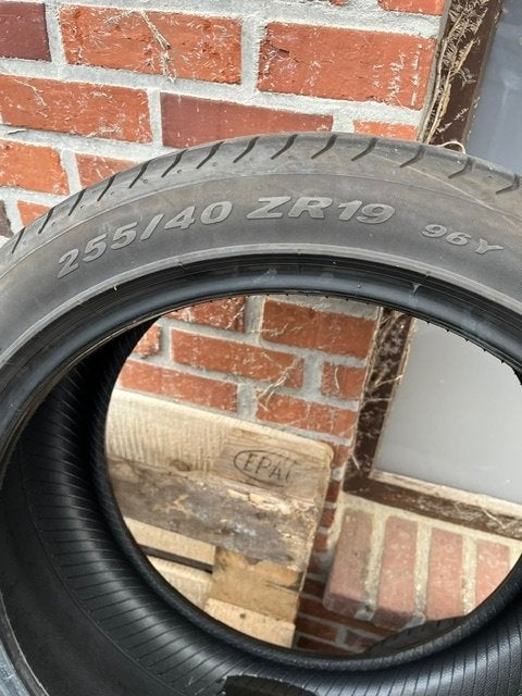 autobanden, Gebruikt, 255 mm, Band(en), Personenwagen