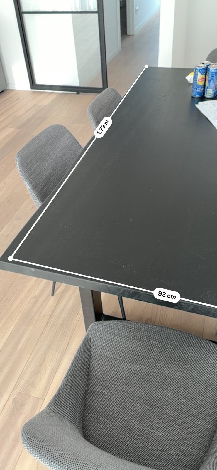 Design zwarte massieve houten eettafel, Ophalen, Zo goed als nieuw