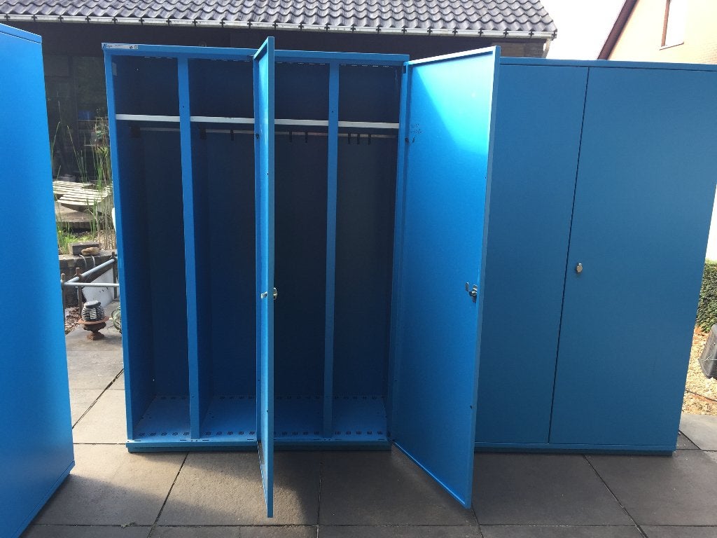 Ruime 2 - deurs lockerkasten kledingkasten XXL merk - Lista, Ophalen, Zo goed als nieuw